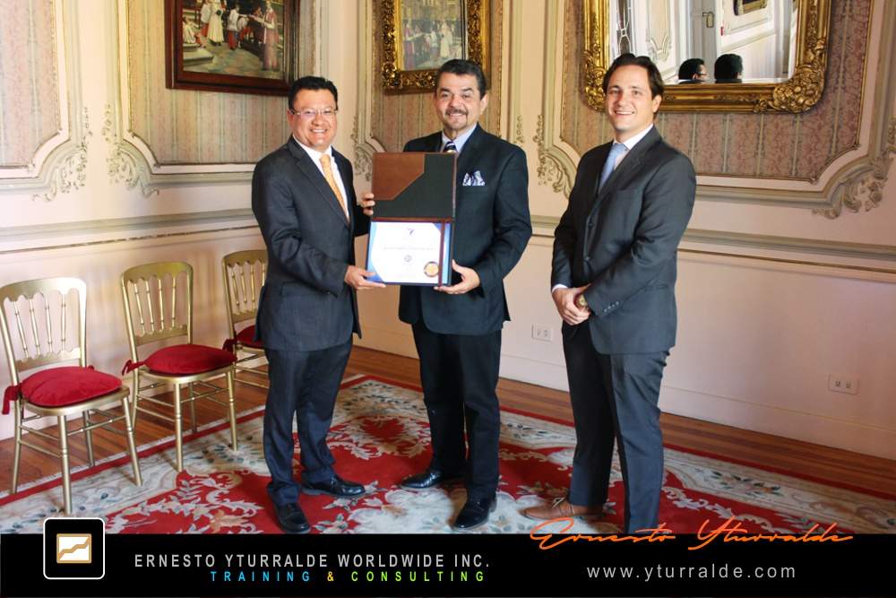 Talleres de Cuerdas Bajas | Ernesto Yturralde, facilitador experiencial, Team Building