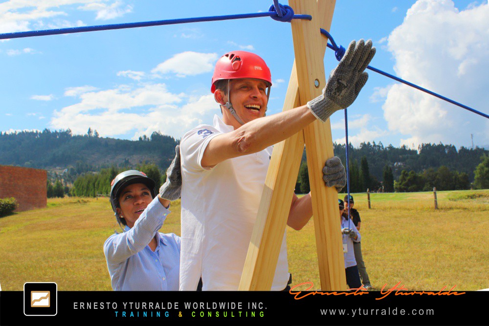 Bogotá - Colombia Talleres de Cuerdas | Team Building Empresarial